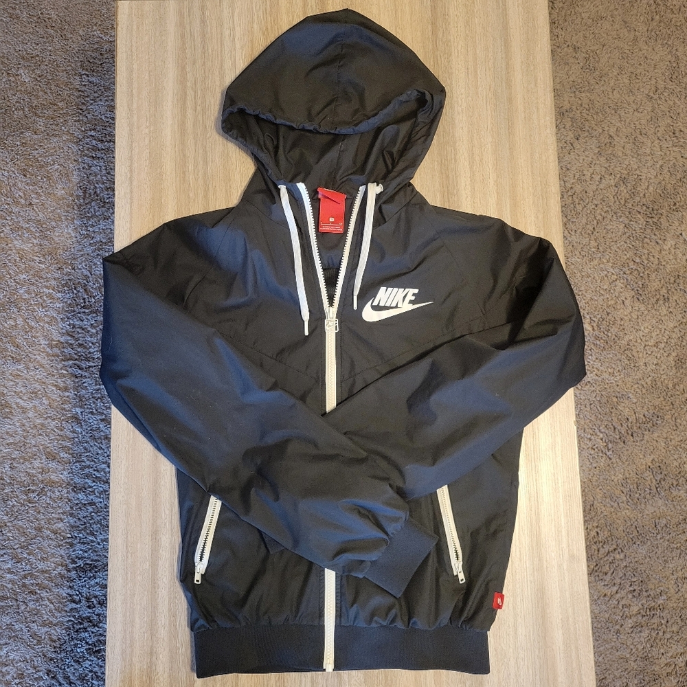 Nike Jacket Womens S Black Windrunner Hooded Full Zip Windbreaker 904306-011